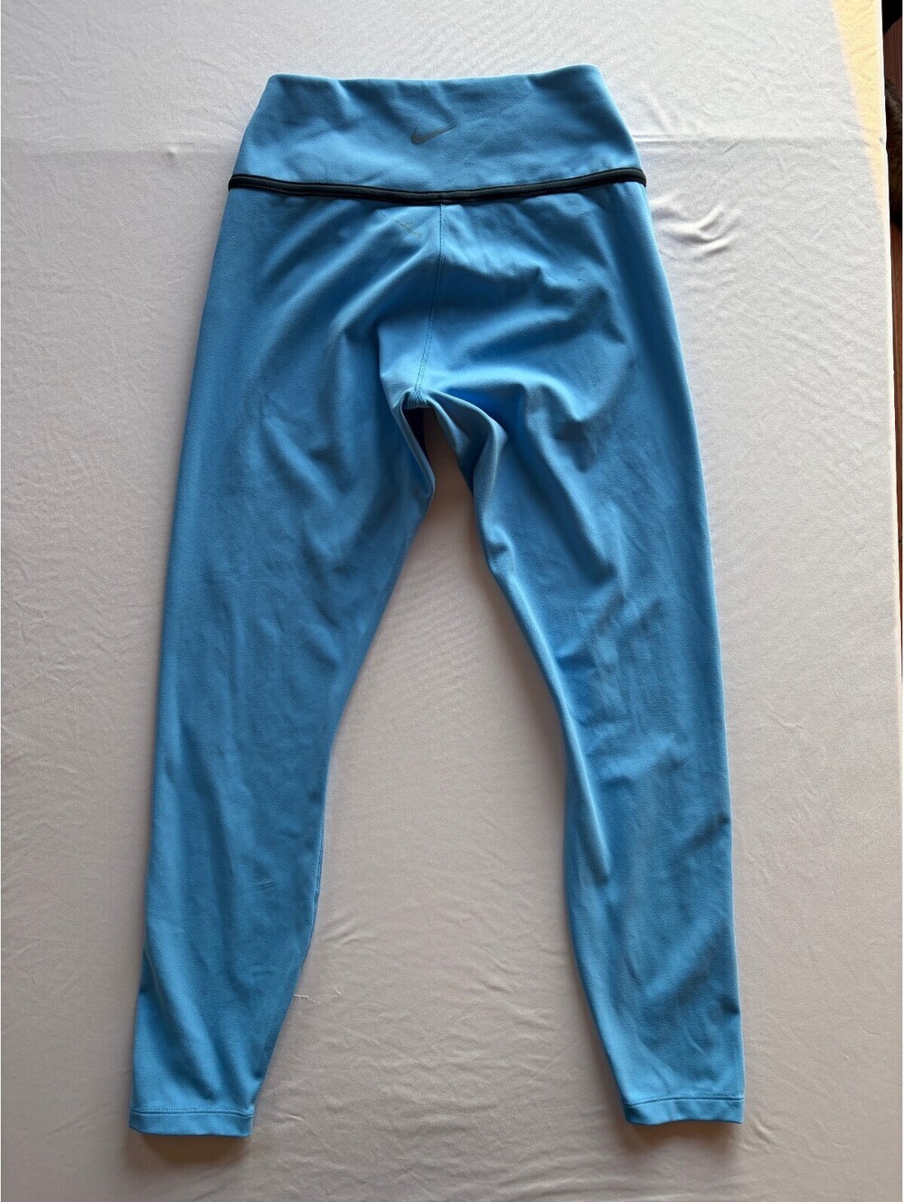 Nike One Women’s Medium Blue Dri-FIT High-Rise Ankle Leggings - Picture 2 of 6
